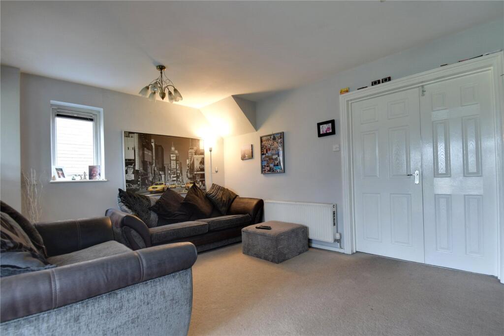 St. Christopher Close, Northallerton, North Yorkshire, DL7 photo 2
