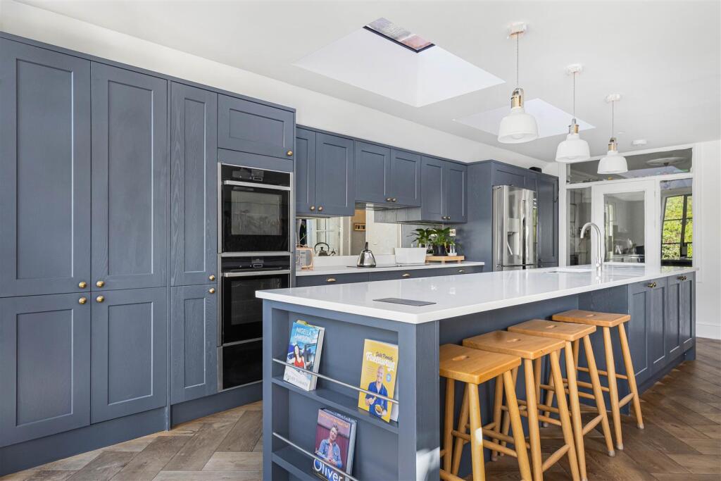House in Reading, Spring Gardens, Whitley - More