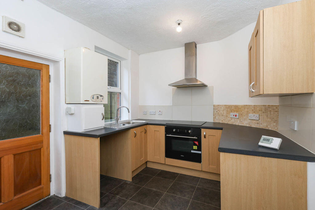 Queens Road Terrace, Littleborough, OL15 8AN photo 3