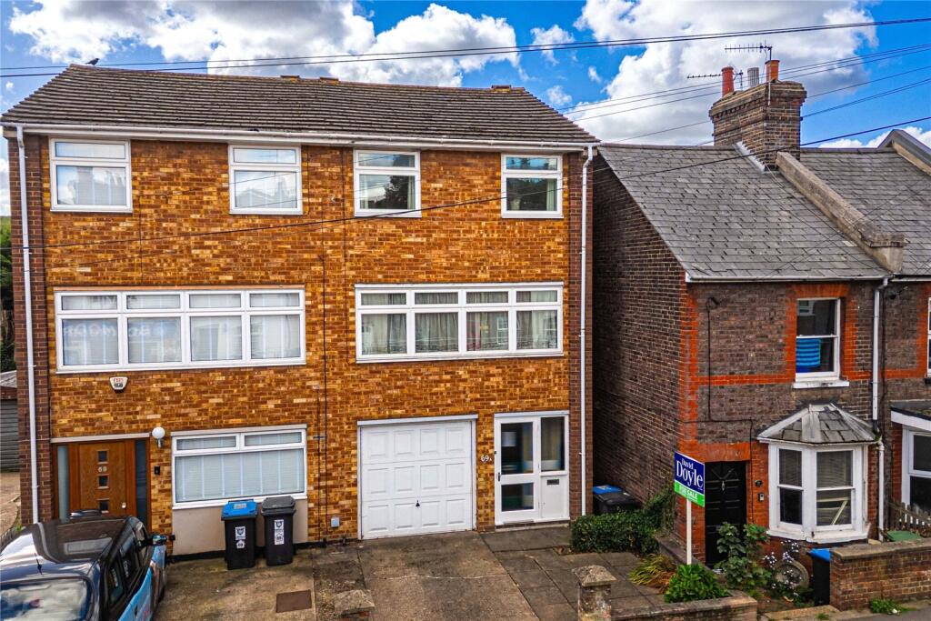 Main image of property: St. Johns Road, Boxmoor, Hemel Hempstead, Hertfordshire, HP1