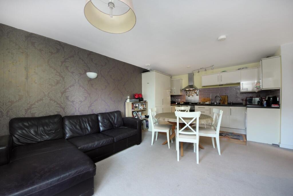 Apartment in London - View 3