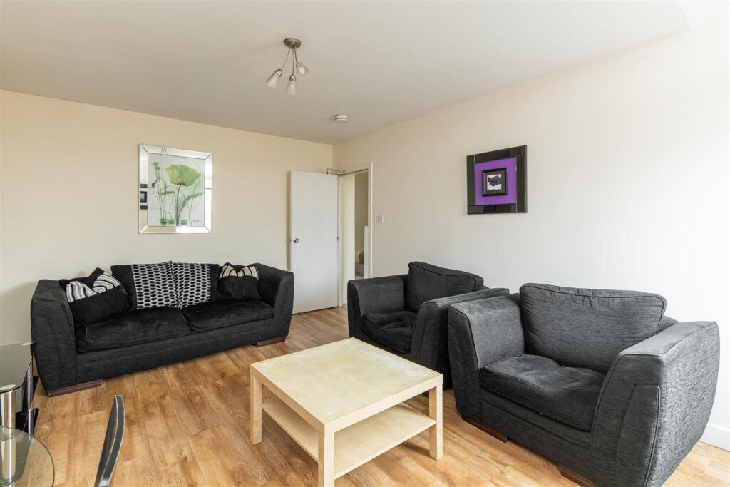 Chillingham Road, Heaton, Newcastle Upon Tyne photo 3