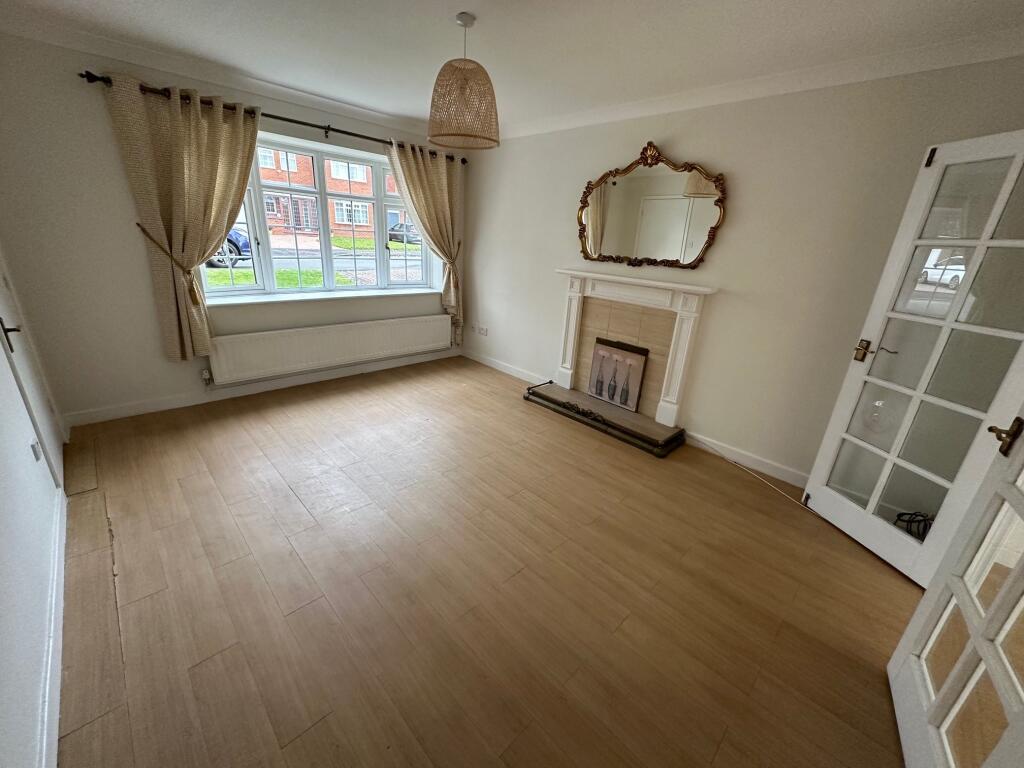 Stoney Close, Solihull, B92 0QF photo 2