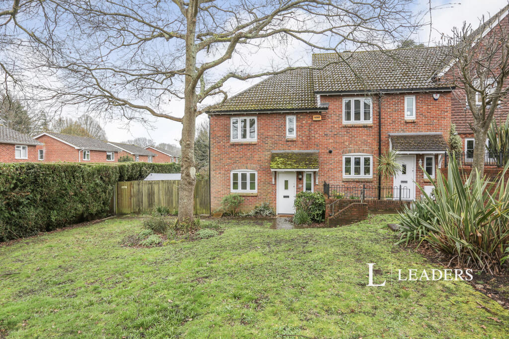 Main image of property: Wynsdale Chase, Warsash, Southampton, SO31