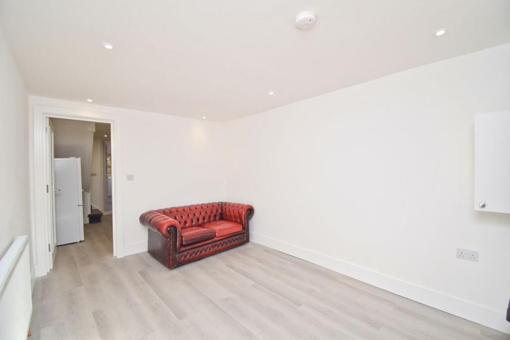 House in Kingston upon Thames - View 5