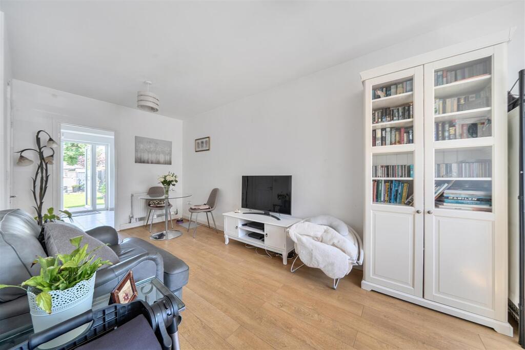 Sunray Avenue, Bromley photo 5