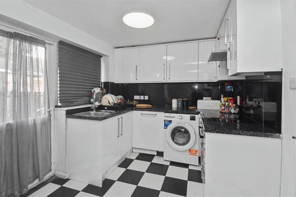 House in Corby, Danesholme - More