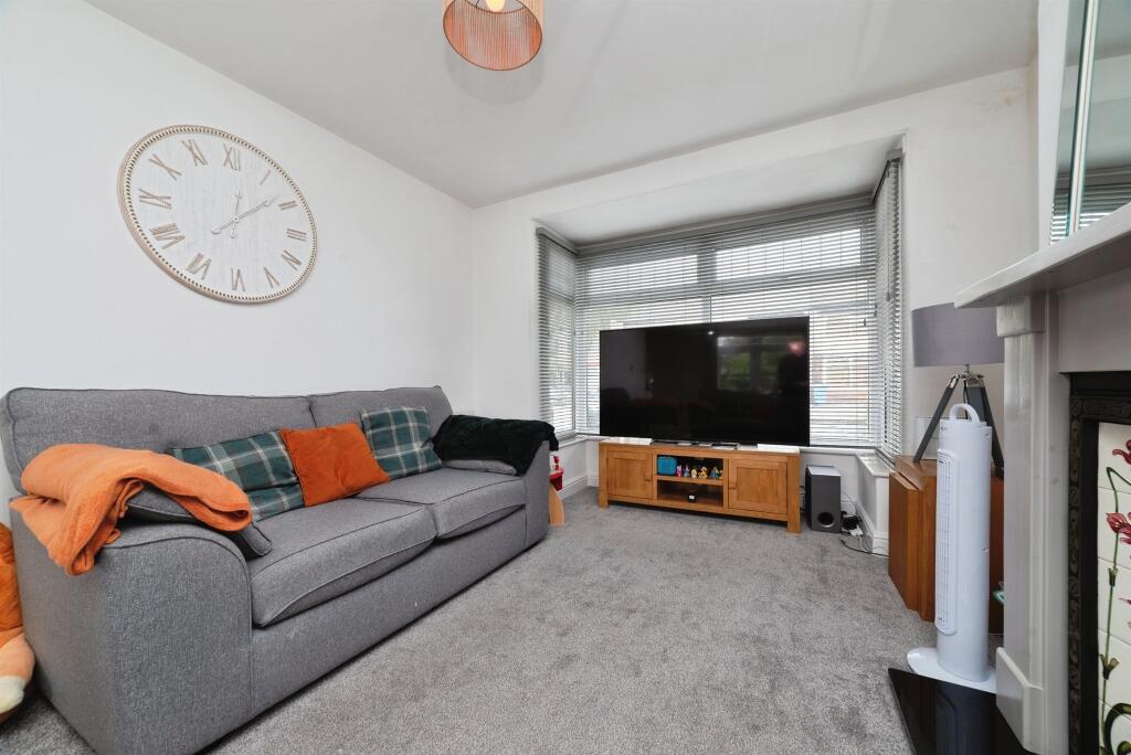 House in Hull - View 5