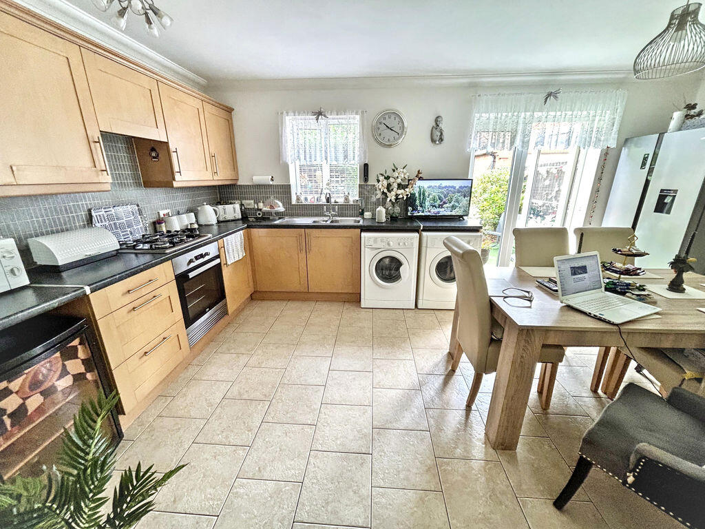 Horsley Drive, Gorleston photo 2