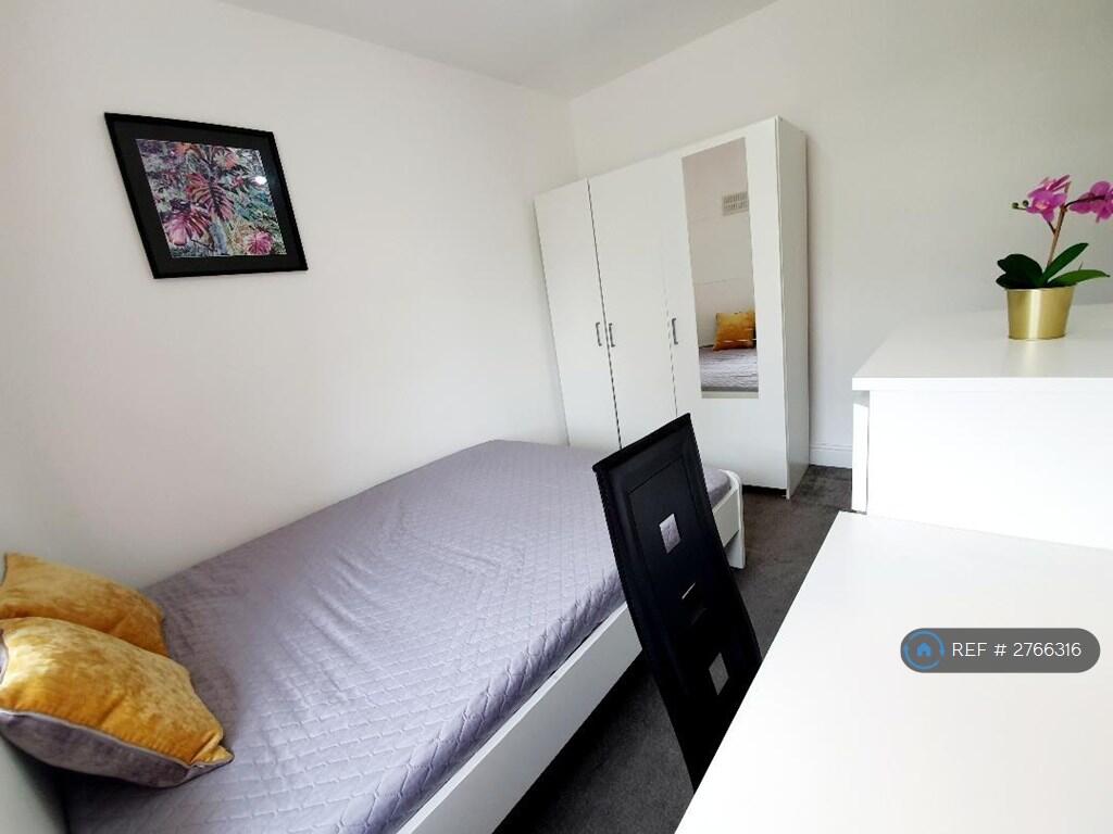 Main image of property: Nestles Avenue, Hayes, UB3