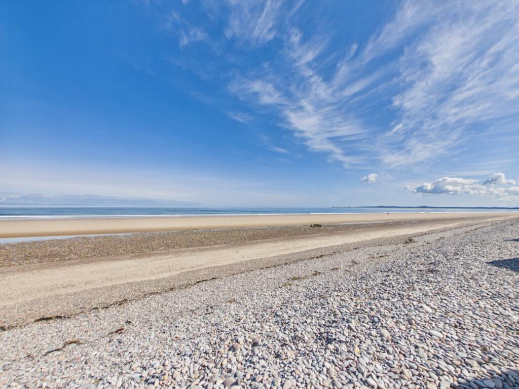 Beach Hut, Findhorn, Forres - More