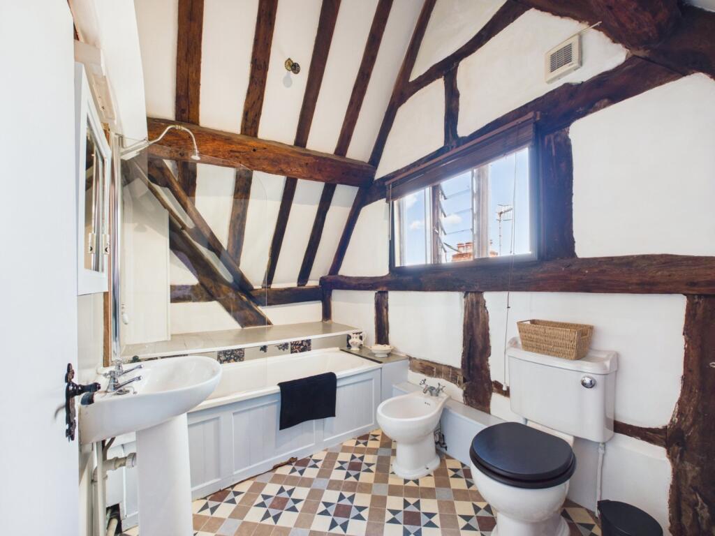 Apartment in Worcester, Worcestershire - View 3