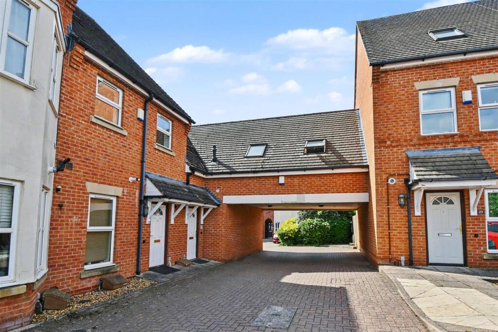 Main image of property: South View Road, Cubbington, Leamington Spa