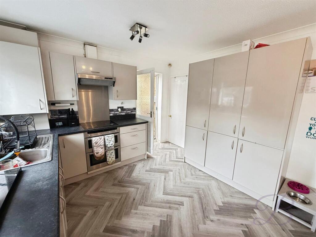 House in Doncaster - View 5