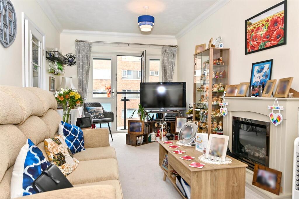 Southfields Road, Eastbourne photo 5
