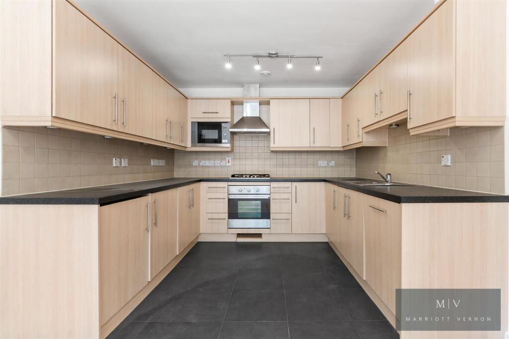 Apartment in Croydon, Addiscombe - View 4