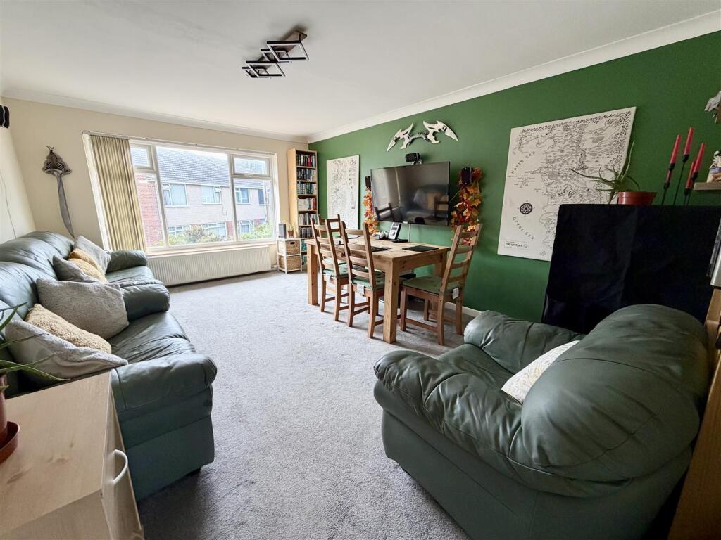 Apartment in Upton, Lytchett Minster and Upton - View 4