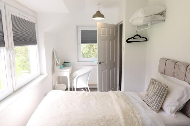 BEDROOM 1: