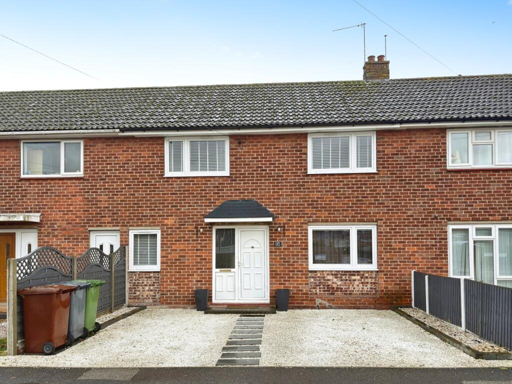 3-bed terraced on Larchwood Crescent, Lincoln, LN6, £202,000