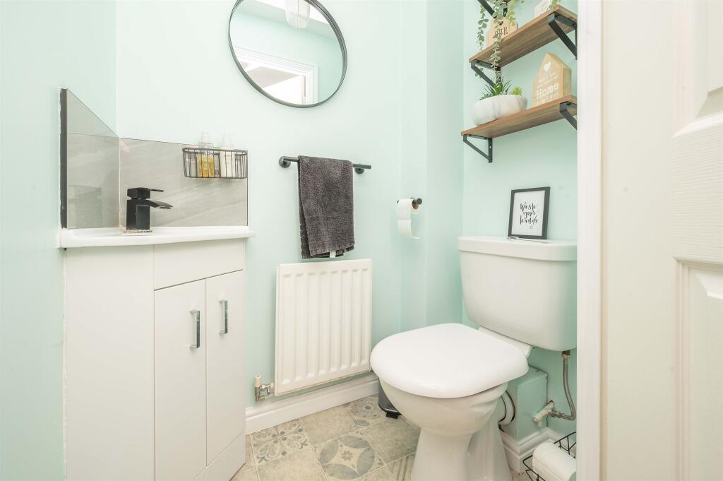 House in Desborough, North Northamptonshire - More