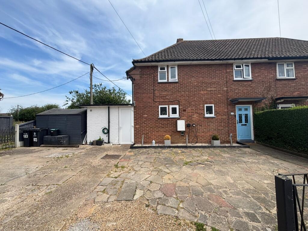 3-bed semi-detached on Bemerton Gardens, Kirby Cross, Frinton-on-Sea, CO13, £265,000