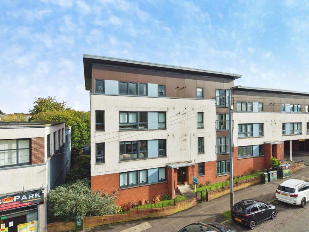 2-bed flat on Castlemilk Road, Glasgow, G44, £150,000