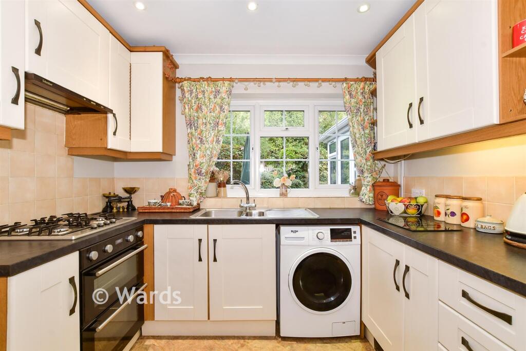 Mill Street, Loose Village, Maidstone, Kent photo 3