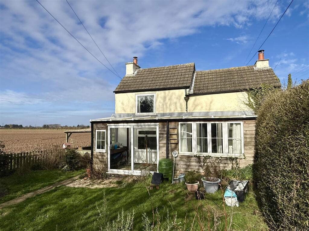 Main image of property: Roman Bank, Saracens Head, Holbeach, Spalding