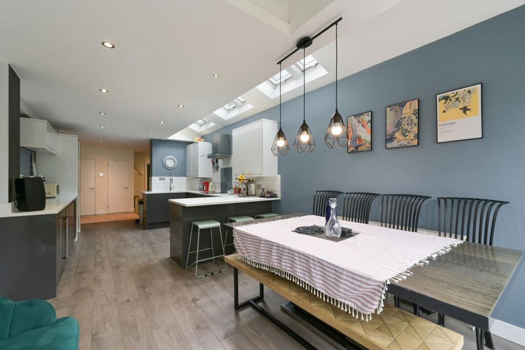 House in Walton-on-Thames, Surrey - View 5
