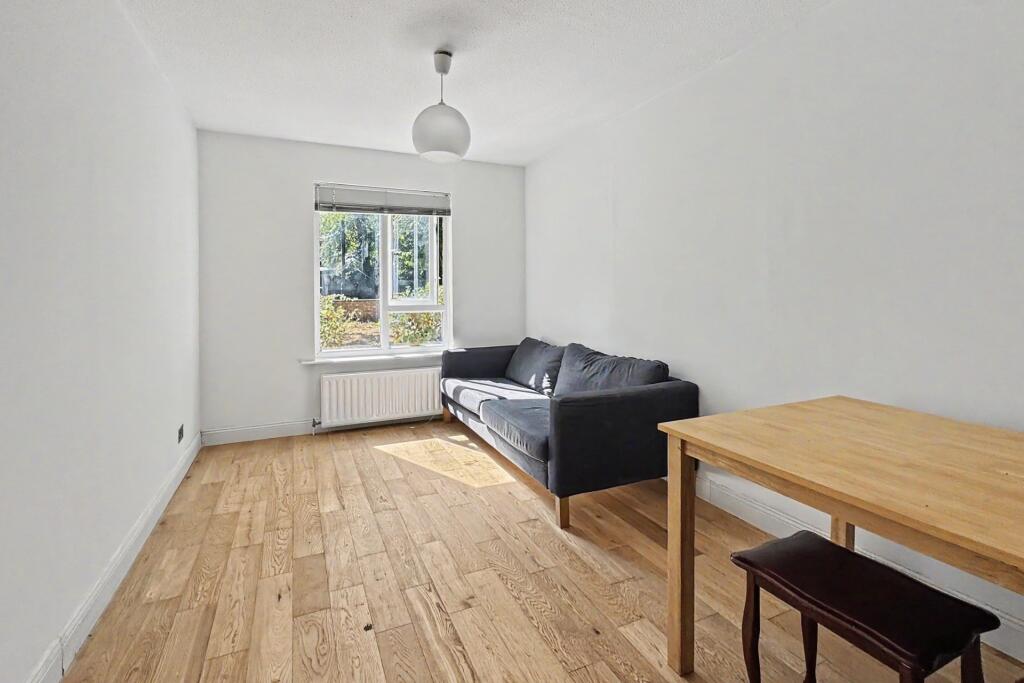 House in Southampton - View 4