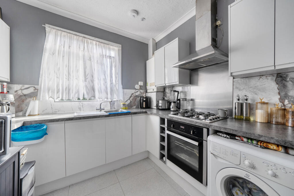 Apartment in Croydon - View 4