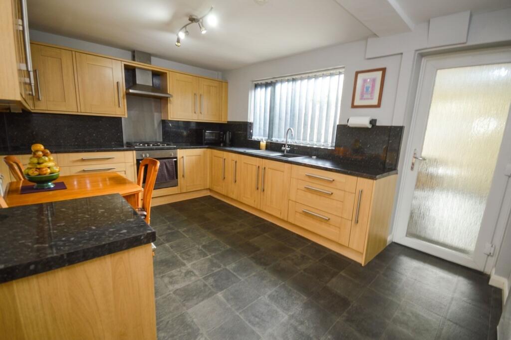 Roughwood Road, Rotherham, S61 photo 3