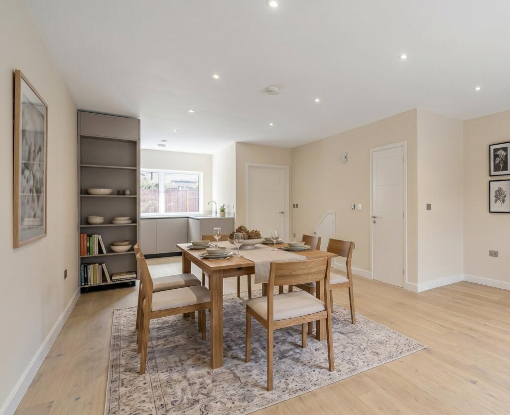House in London - View 2