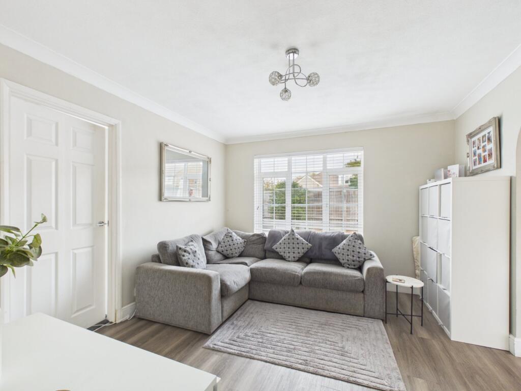 Apartment in Twickenham - View 2