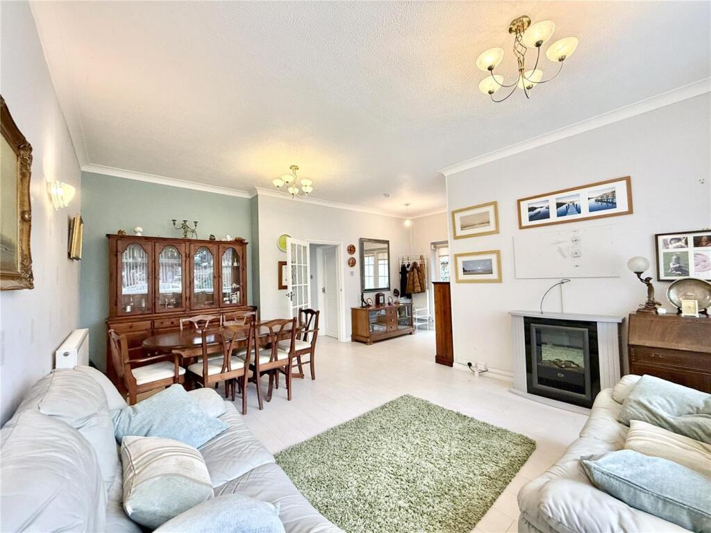 The Meadway, Highcliffe On Sea photo 4