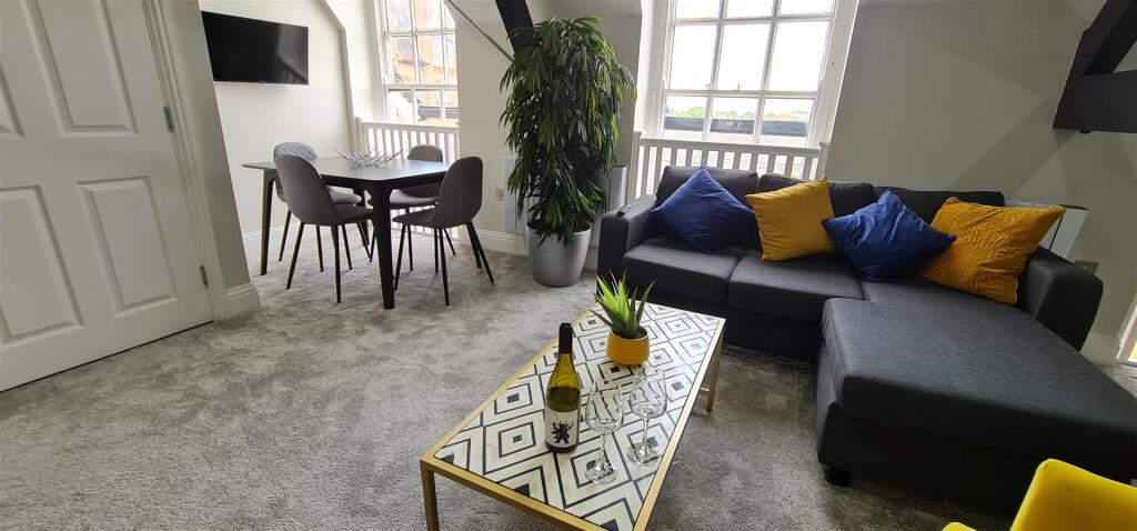 House in Birmingham, Sutton Coldfield - View 5