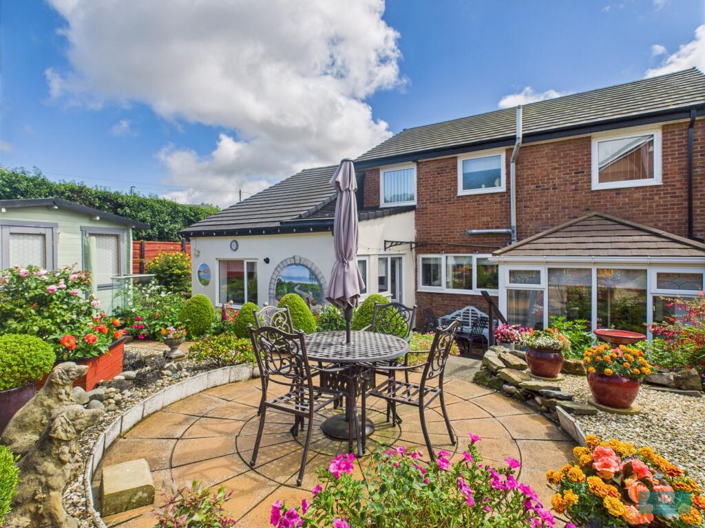 Whitfield Rise, High Crompton Shaw, Oldham, Greater Manchester, OL2 photo 4