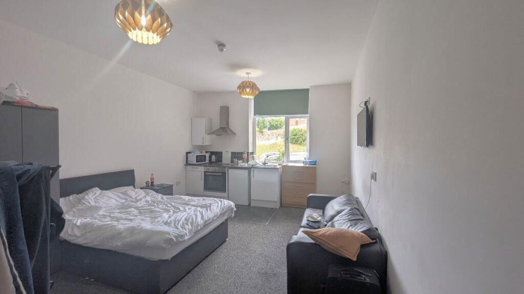 353 Tong Road, ., Leeds, West Yorkshire, LS12 4QG photo 4