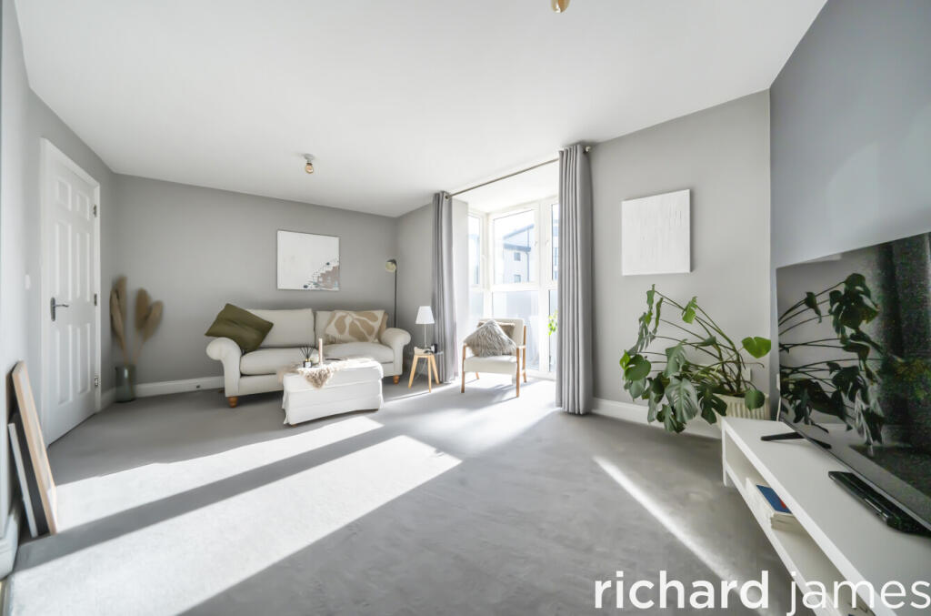 Holly Court, 23 Pasture Drive, Swindon, SN1 4GH photo 3