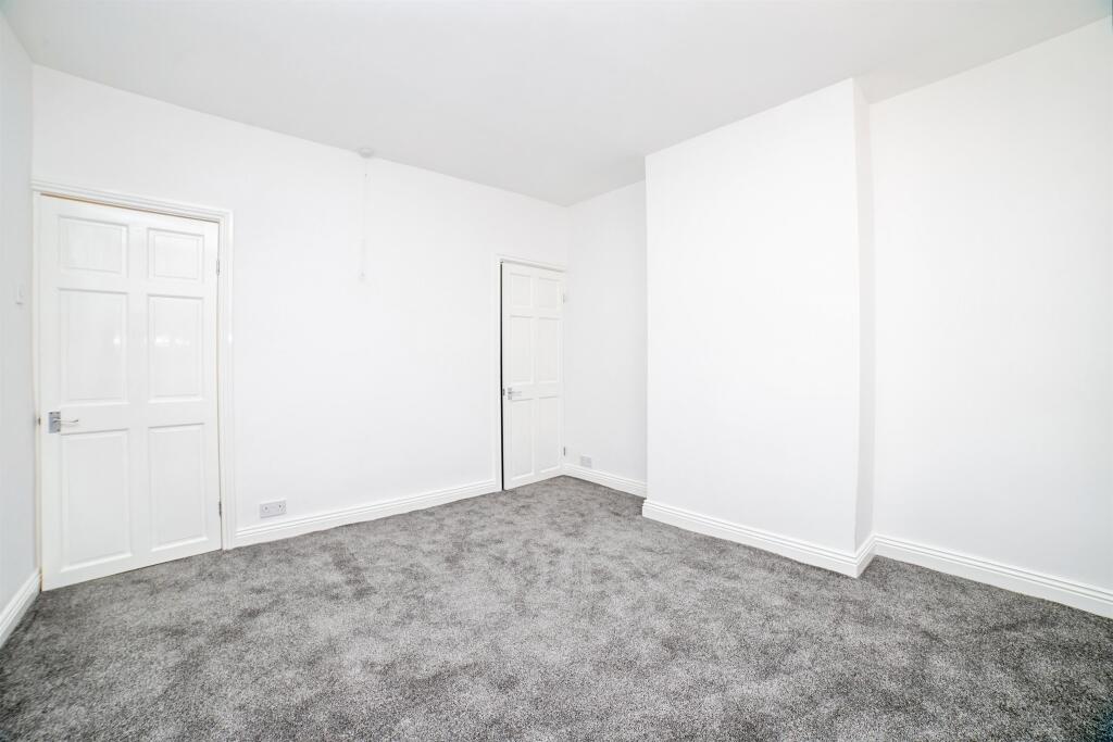 Lucknow Drive, Sutton-In-Ashfield photo 3