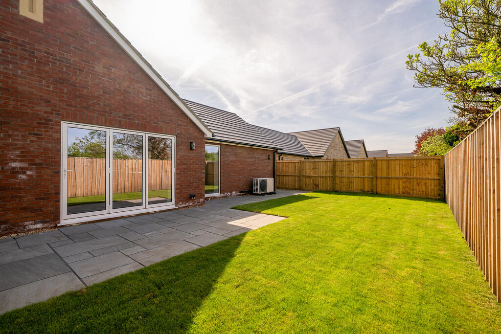 Shooters Close, Caistor photo 4