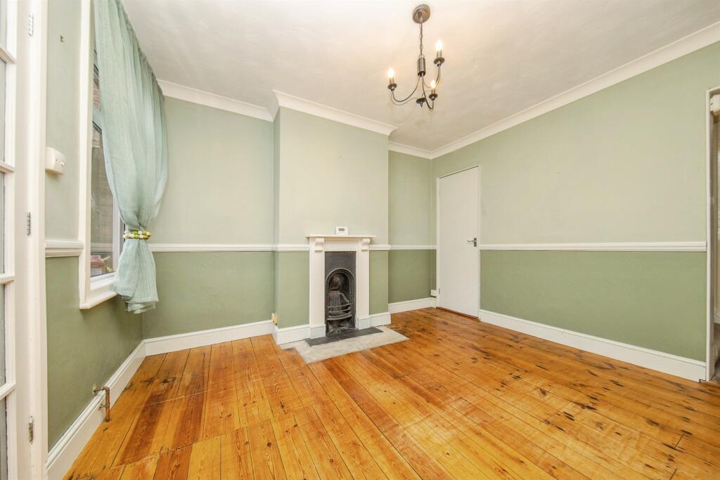 House in Ipswich - View 5