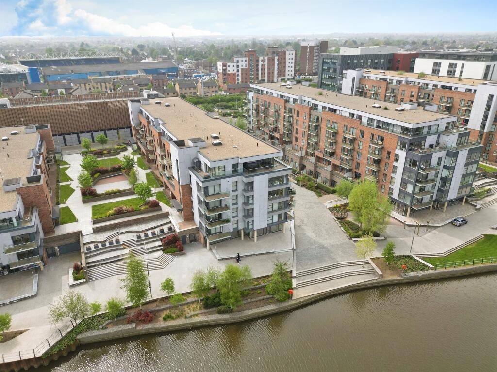 2-bed flat on Merlin Drive, Fletton Quays, Peterborough, £350,000