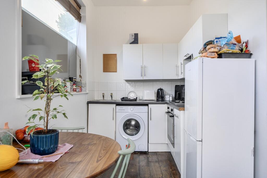 Apartment in London - View 5