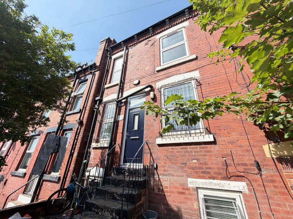 Main image of property: 27 MARTIN TERRACE