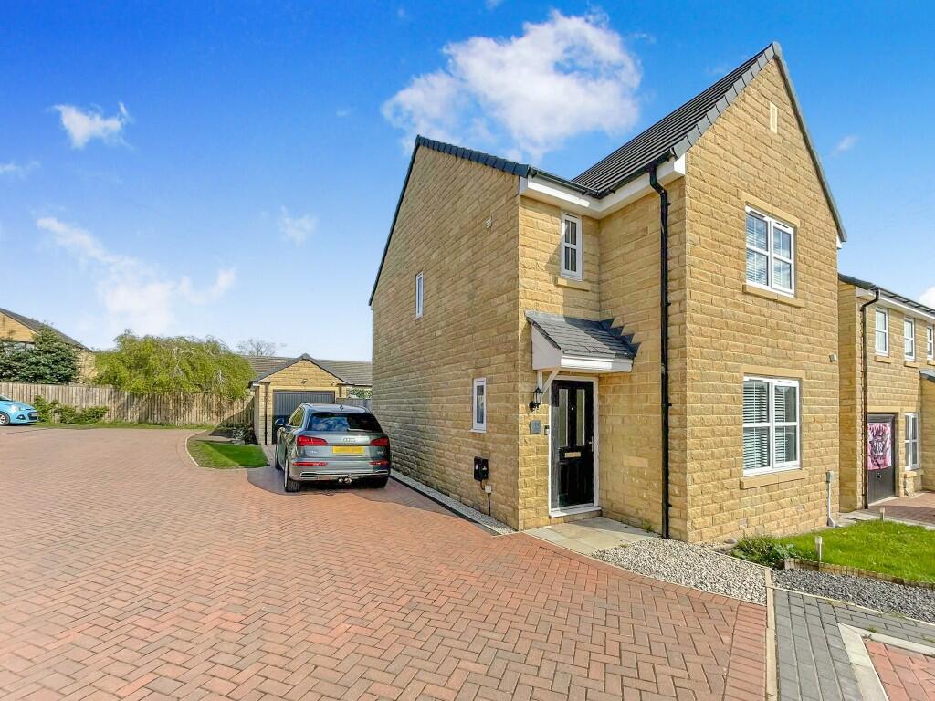 Main image of property: Poppy Avenue, Huddersfield, West Yorkshire, HD4