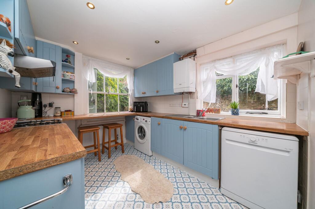 House in St Albans, Redbourn - View 3