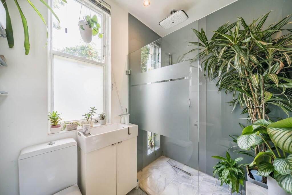 Apartment in London - More
