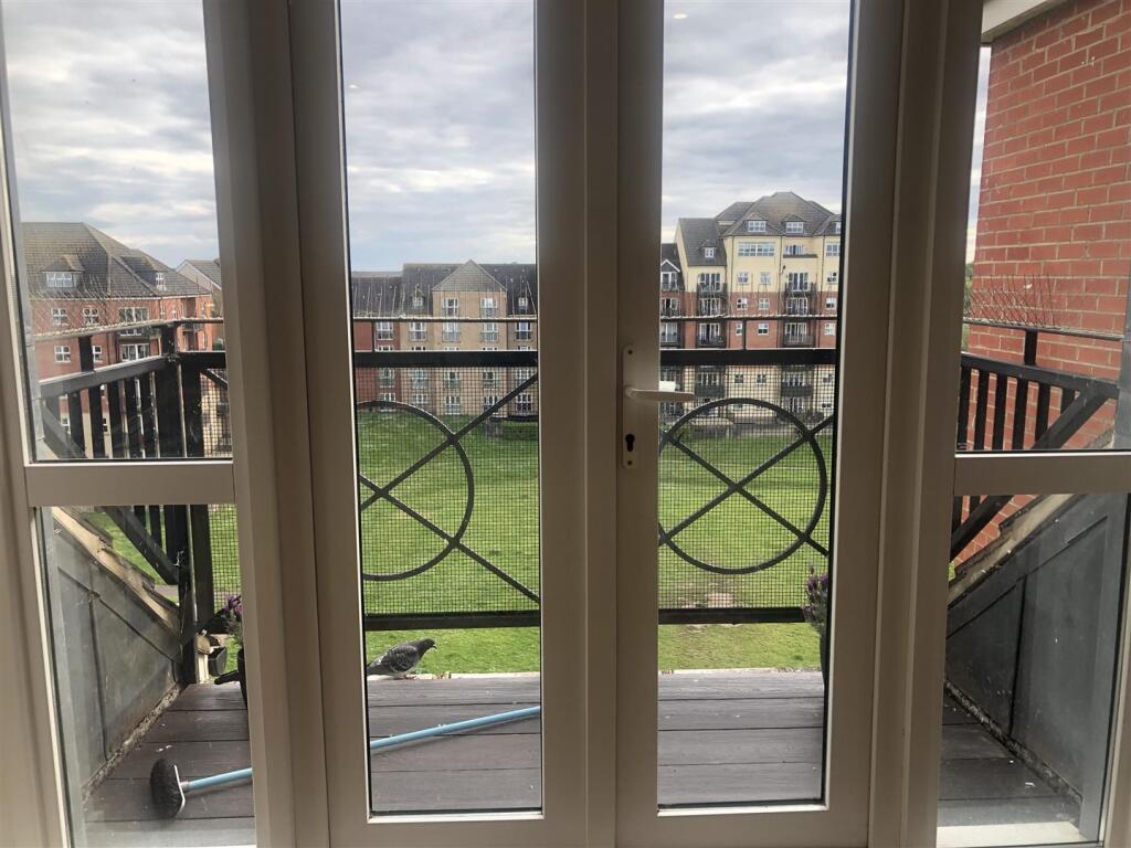 Apartment in Milton Keynes - View 4