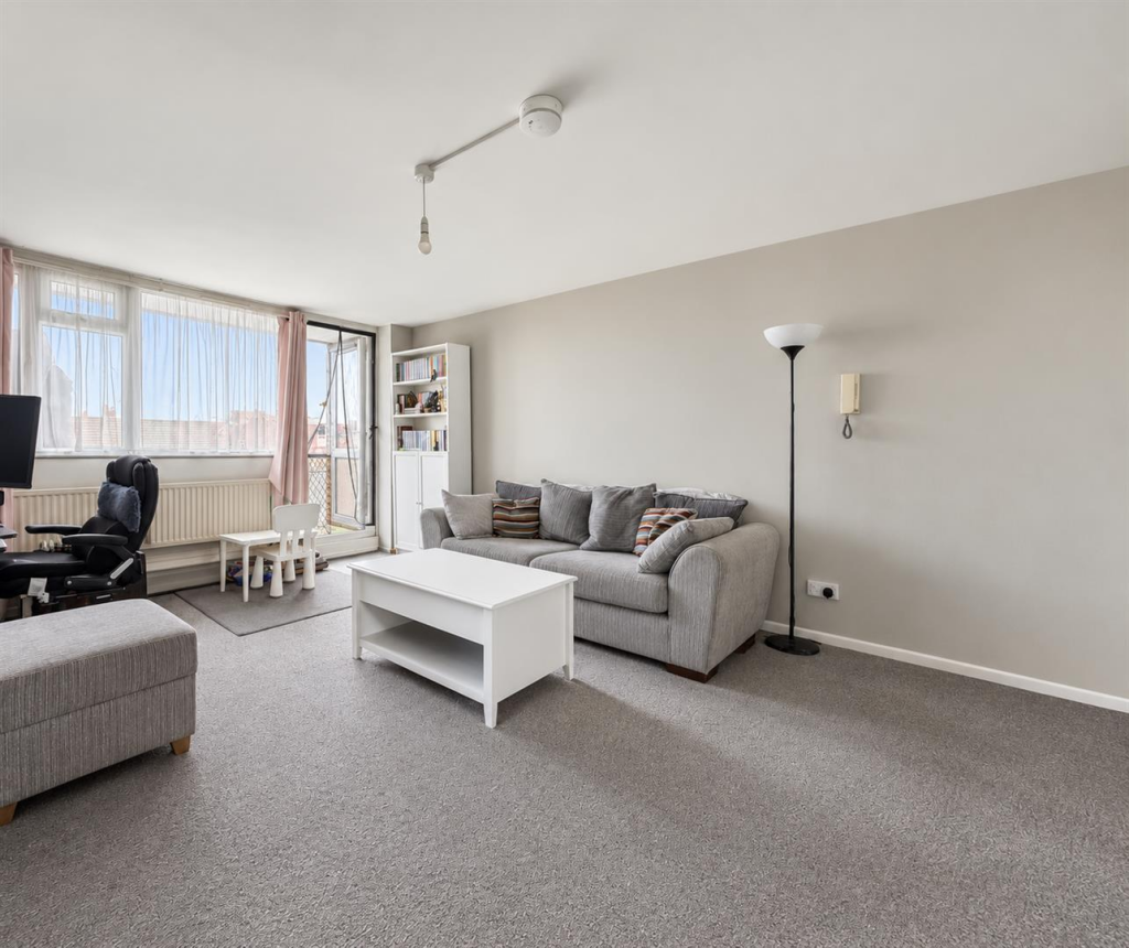 Fletching Road, Eastbourne, BN22 9DX photo 2